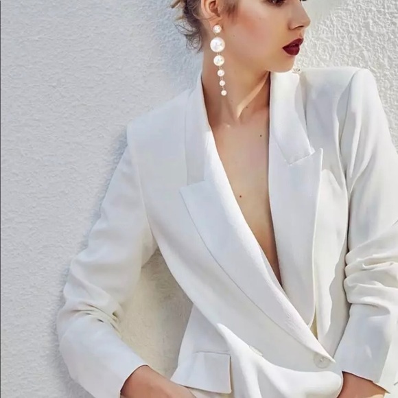 Zara Pearl Drop Earrings - Picture 4 of 5